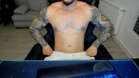 Snapshot of masterkingmuscle chatting on 03.07.25 masterkingmuscle online show from 03.07.25