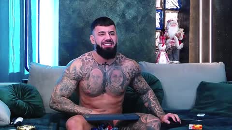 Snapshot of masterkingofmuscle chatting on 12.12.24 masterkingofmuscle online show from 12.12.24