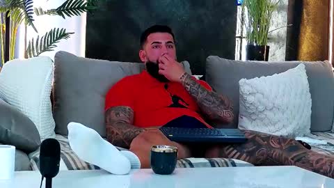 Snapshot of masterkingofmuscle chatting on 09.25.25 masterkingofmuscle online show from 09.25.25