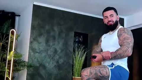 Snapshot of masterkingofmuscle chatting on 11.26.25 masterkingofmuscle online show from 11.26.25