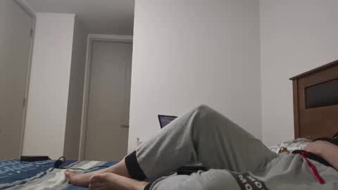 Snapshot of masterr32 chatting on 12.04.25 masterr32 online show from 12.04.25