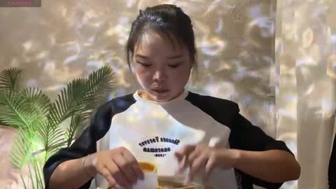 Snapshot of masubaby chatting on 09.21.25 SuSu online show from 09.21.25