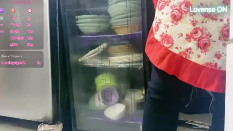 Snapshot of masubaby chatting on 11.25.25 SuSu online show from 11.25.25