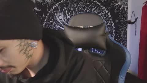 Snapshot of mateo60_ chatting on 10.25.25 Mateo online show from 10.25.25