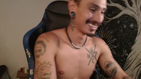 Snapshot of mateo60_ chatting on 11.24.25 Mateo online show from 11.24.25