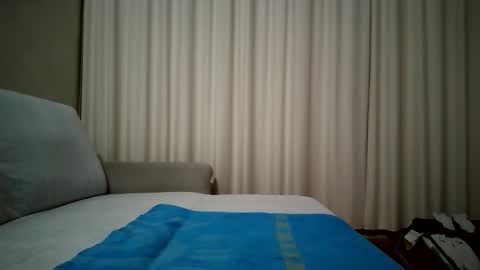 Snapshot of mateo_blu chatting on 12.01.25 Mateo Blu online show from 12.01.25