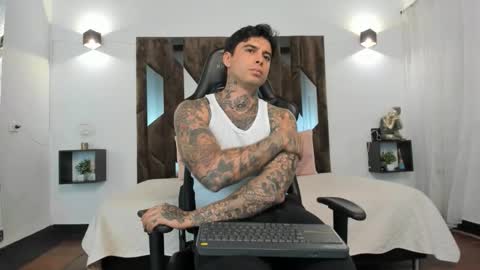 mateo_dilucajs1 online show from 10.21.25