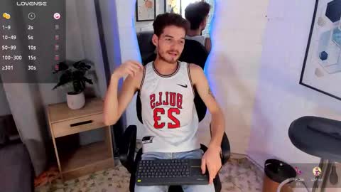 Snapshot of mateo_hunter chatting on 11.05.25 MATEO HUNTER online show from 11.05.25