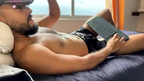 Mateo Baer online show from 04.17.26