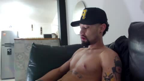 STRURIBE ON INSTAGRAM online show from 12.17.24