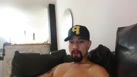 STRURIBE ON INSTAGRAM online show from 12.31.24