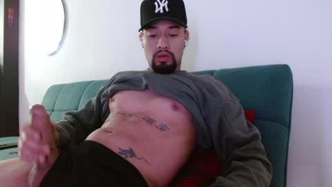 STRURIBE ON INSTAGRAM online show from 04.01.26