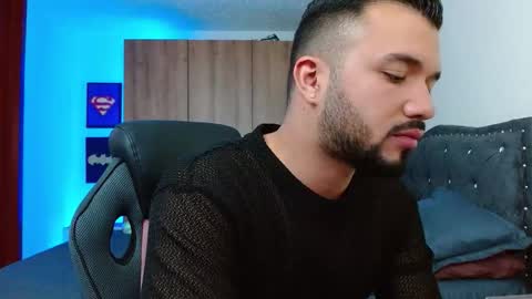 mathewhot3 online show from 11.19.25