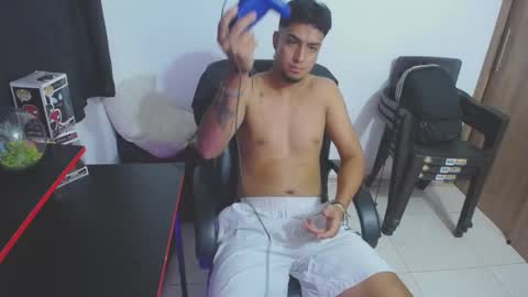 Snapshot of matias_bianco01 chatting on 02.13.25 matias online show from 02.13.25