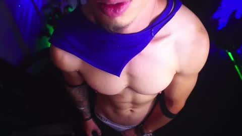 Snapshot of matiusdf chatting on 12.21.25 matius online show from 12.21.25