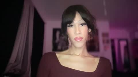 MOLLY MILLS online show from 01.06.26