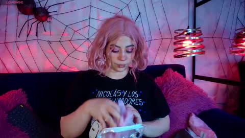 Snapshot of matti_sofia chatting on 11.04.25 TATIANA AND ROUS online show from 11.04.25