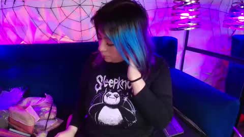 Snapshot of matti_sofia chatting on 12.15.25 TATIANA AND ROUS online show from 12.15.25