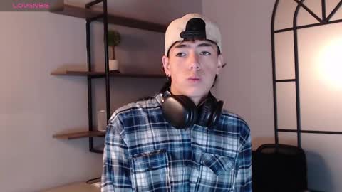 Snapshot of mattideluca chatting on 12.15.24 Matti online show from 12.15.24