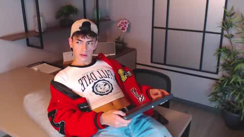 Snapshot of mattideluca chatting on 12.17.24 Matti online show from 12.17.24