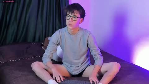 Snapshot of mattideluca chatting on 10.07.25 Matti online show from 10.07.25