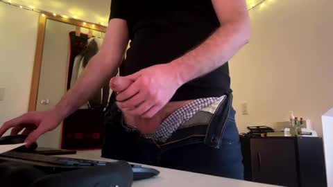 Snapshot of mattiufr chatting on 12.26.24 Matt online show from 12.26.24