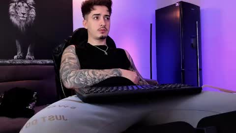 Snapshot of mattytwink69 chatting on 01.06.25 Matt online show from 01.06.25