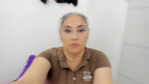 Snapshot of mature_gold1 chatting on 02.26.26 danna mature online show from 02.26.26