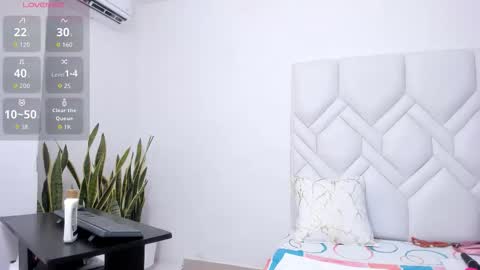 Snapshot of mature_hard_ chatting on 10.23.25 ISABEL online show from 10.23.25