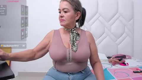 Snapshot of mature_hard_ chatting on 11.22.25 ISABEL online show from 11.22.25