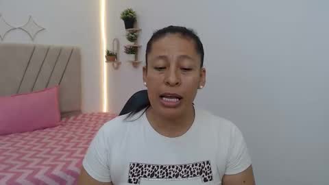 Snapshot of mature_martina_ chatting on 04.22.26 Martina online show from 04.22.26