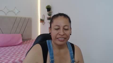 Snapshot of mature_martina_ chatting on 04.25.26 Martina online show from 04.25.26