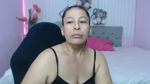 Snapshot of mature_martina_ chatting on 05.03.26 Martina online show from 05.03.26