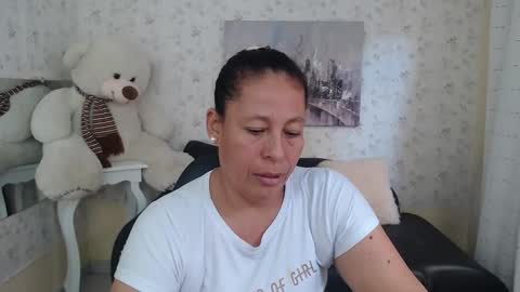 Snapshot of mature_martina_ chatting on 05.06.26 Martina online show from 05.06.26