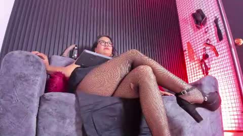 Snapshot of mature_naughty_x chatting on 06.11.26 DEBORA online show from 06.11.26