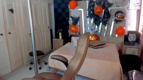 Snapshot of mature_tenderxx chatting on 10.29.25 Sexy Hot Mature Sophy online show from 10.29.25