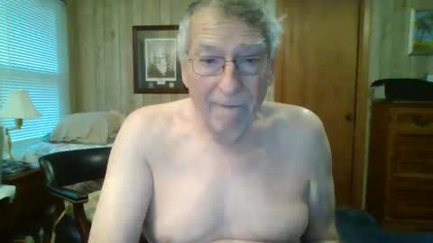 Snapshot of maturecouple1954 chatting on 01.27.25 SXECPL55 at G mail Dot Com online show from 01.27.25
