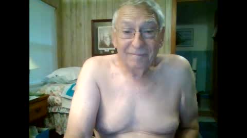 Snapshot of maturecouple1954 chatting on 09.11.25 SXECPL55 at G mail Dot Com online show from 09.11.25