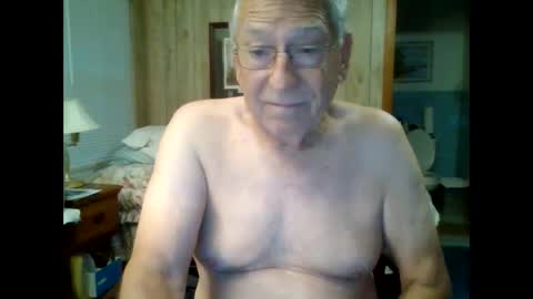 Snapshot of maturecouple1954 chatting on 09.22.25 SXECPL55 at G mail Dot Com online show from 09.22.25