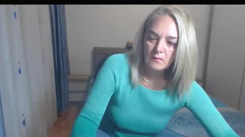 maturediana online show from 10.20.25