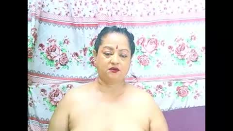 Snapshot of matureindian654u chatting on 03.15.26 matureindian654u online show from 03.15.26
