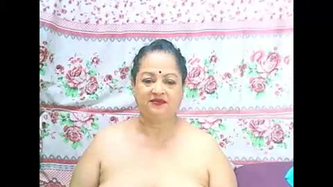 Snapshot of matureindian654u chatting on 03.22.26 matureindian654u online show from 03.22.26