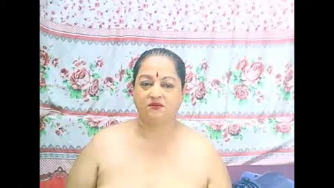 Snapshot of matureindian654u chatting on 04.05.26 matureindian654u online show from 04.05.26