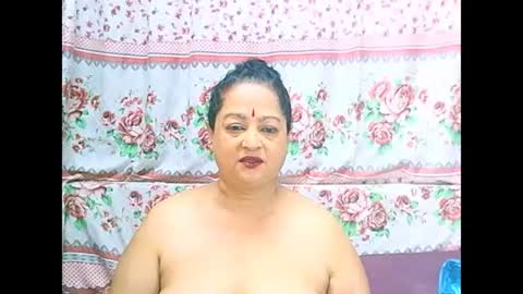 Snapshot of matureindian654u chatting on 04.07.26 matureindian654u online show from 04.07.26