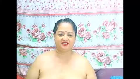Snapshot of matureindian654u chatting on 04.15.26 matureindian654u online show from 04.15.26