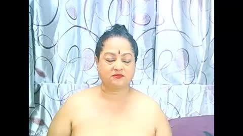 Snapshot of matureindian654u chatting on 04.23.26 matureindian654u online show from 04.23.26