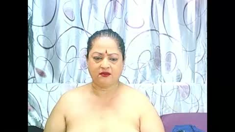 Snapshot of matureindian654u chatting on 05.04.26 matureindian654u online show from 05.04.26