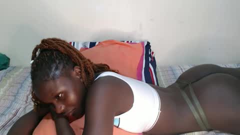 Snapshot of maui_001 chatting on 04.15.26 moh online show from 04.15.26