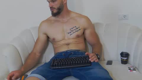 Snapshot of mauro_real_man chatting on 06.20.26 mauro_real_man online show from 06.20.26