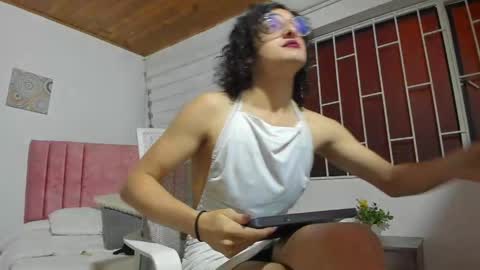 Snapshot of maverick_angel chatting on 05.19.26 Maverick online show from 05.19.26